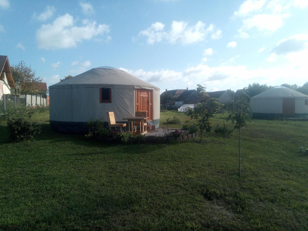 Jurtafarm Rackeve - A Nomad Luxus Hotel Luaran gambar